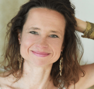 316x300 Bettina Sapfiria Spader